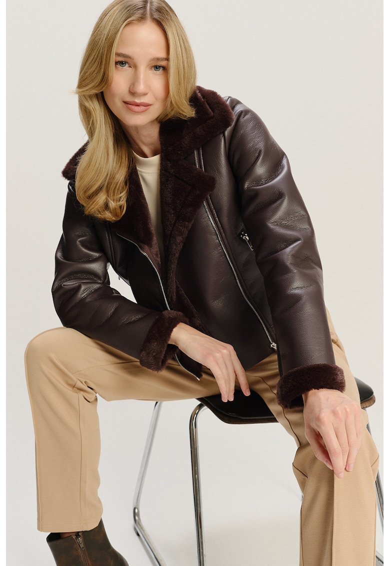 Geaca de piele ecologica cu captuseala de blana sintetica