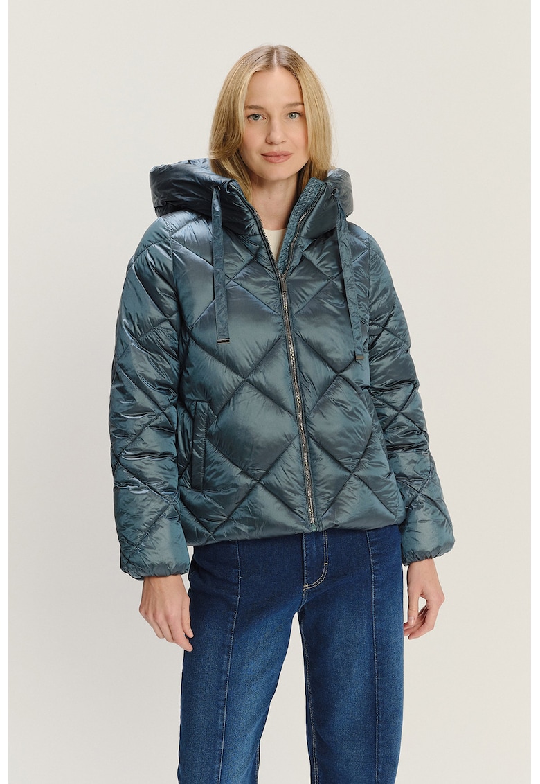 Geaca scurta cu vatelina si gluga