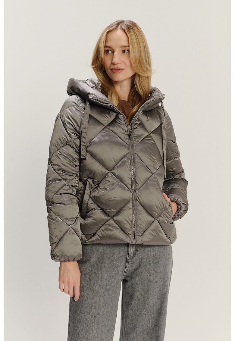 Geaca scurta cu vatelina si gluga