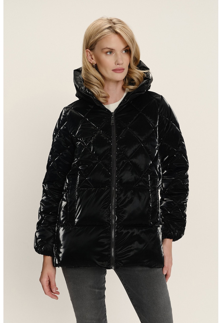 Geaca matlasata cu vatelina si gluga