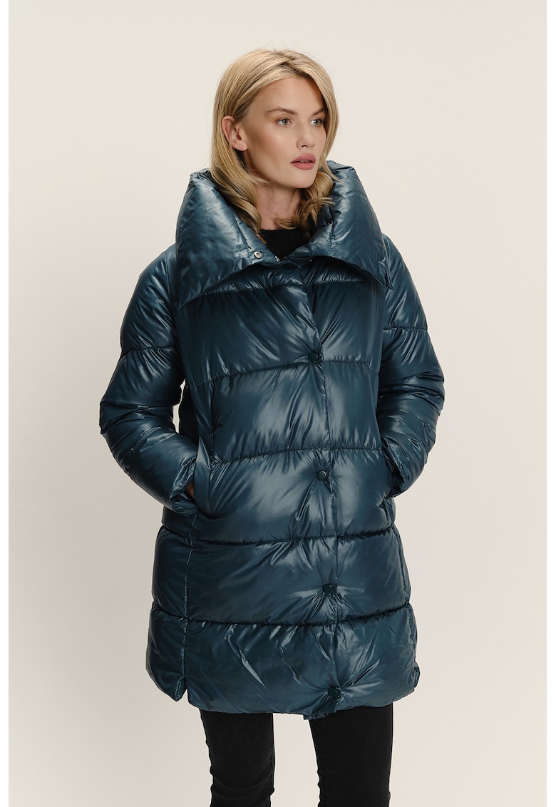 Geaca cu vatelina si guler supradimensionat