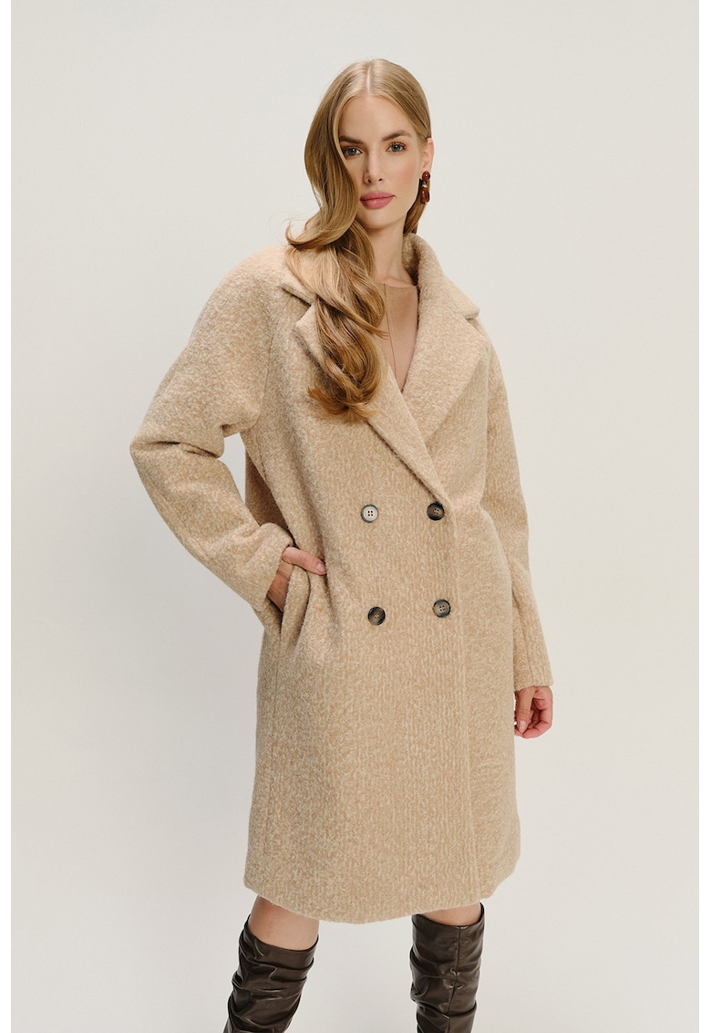 Palton cu doua randuri de nasturi si revere decupate