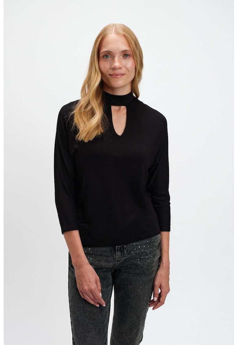 Bluza cu maneci medii si decupaj