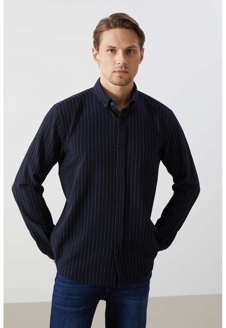 Camasa relaxed fit cu dungi si guler Oxford