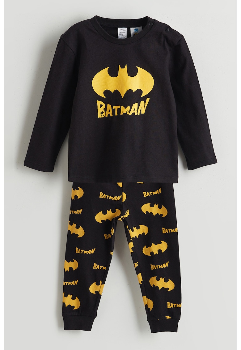 Pijama cu imprimeu si decolteu la baza gatului