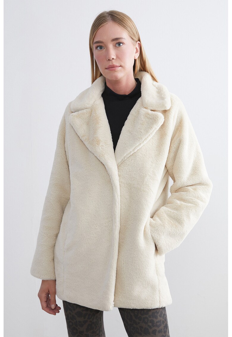 Palton de blana sintetica