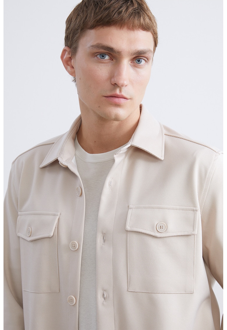 Jacheta-camasa cu buzunare