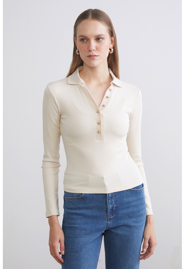 Bluza din amestec de modal cu fenta cu nasturi