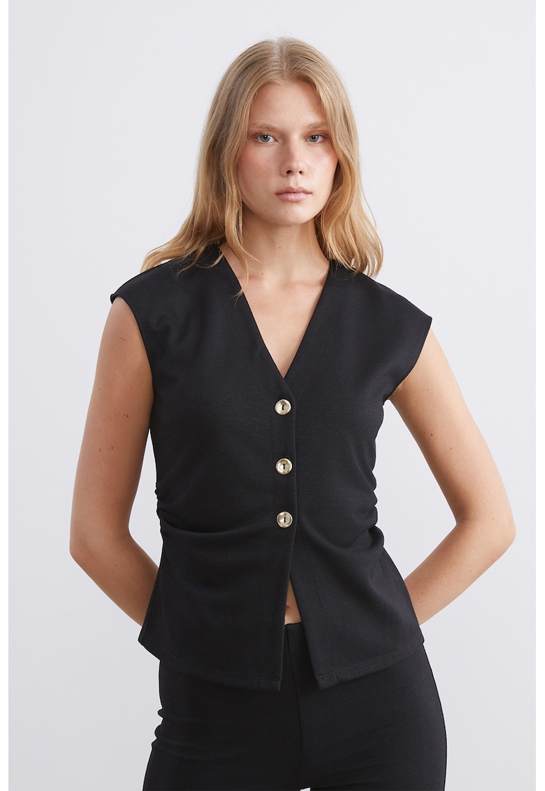 Vesta cu nasturi si decolteu in V