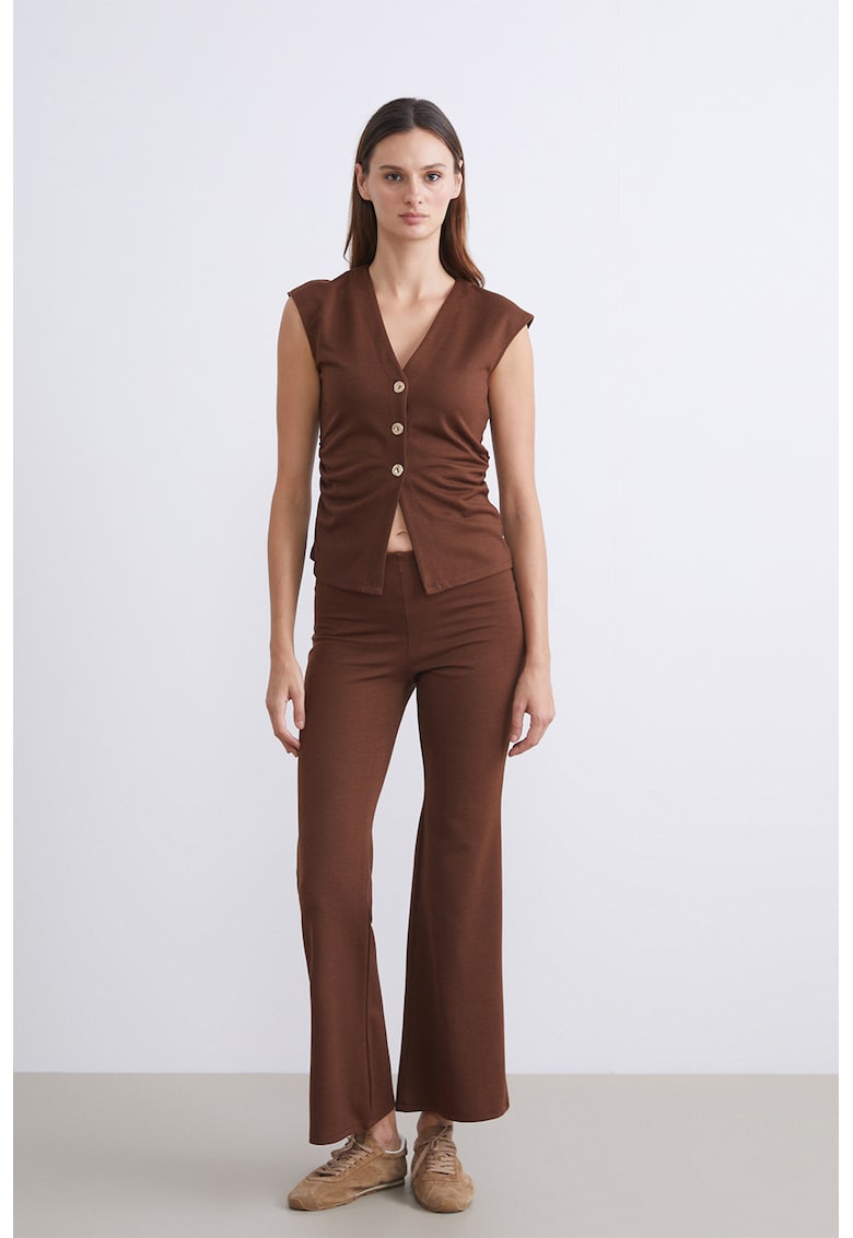 Pantaloni crop evazati