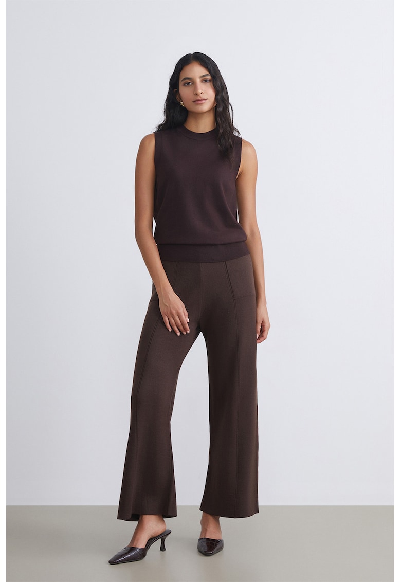 Pantaloni cu croiala dreapta si talie inalta