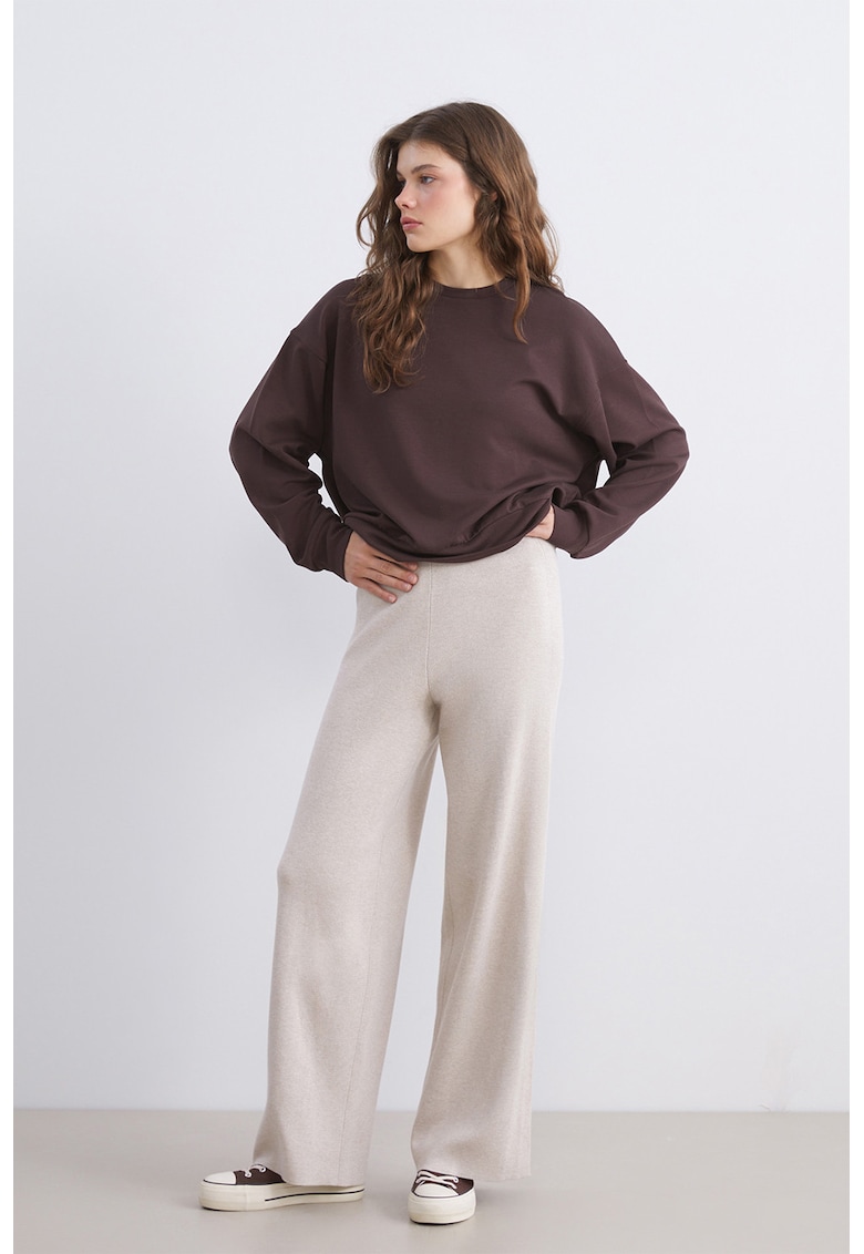 Pantaloni tricotati cu croiala ampla