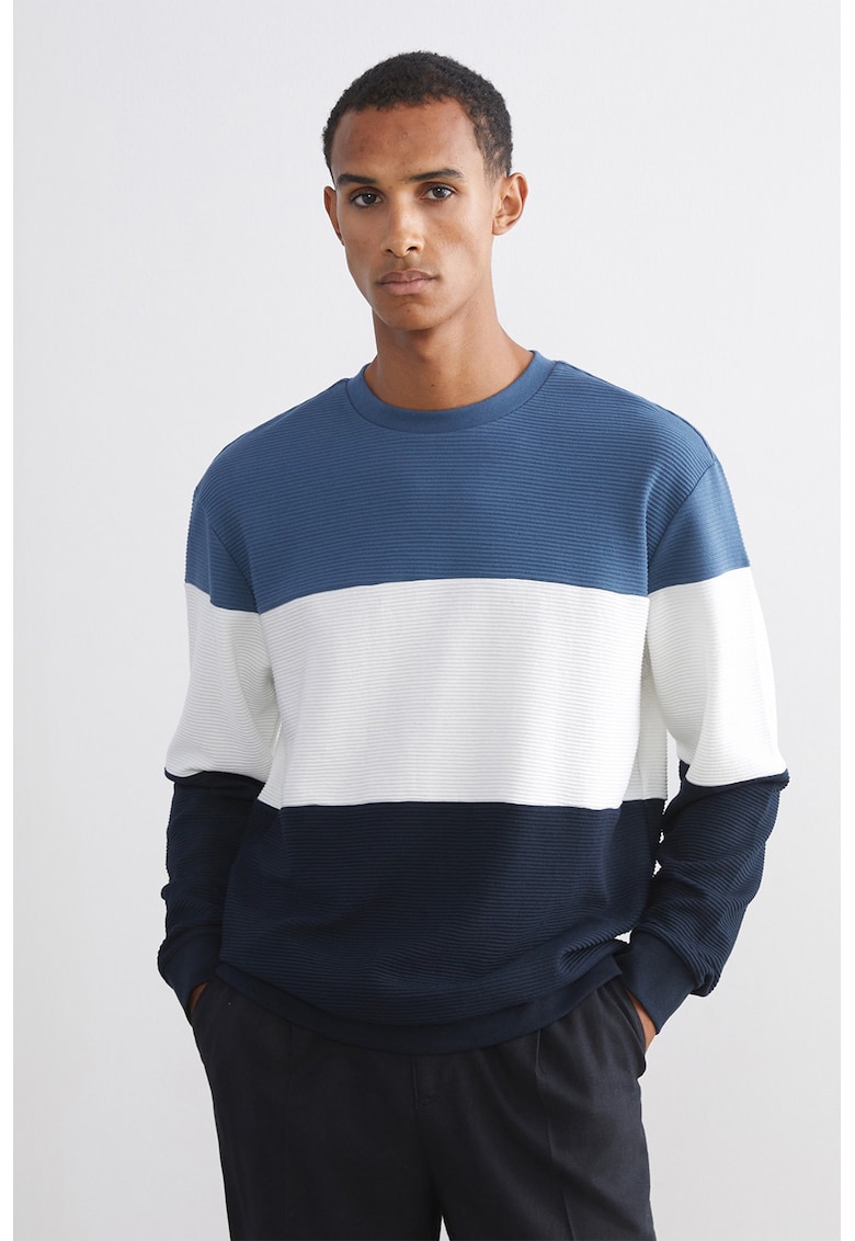 Bluza de trening cu model colorblock si decolteu la baza gatului