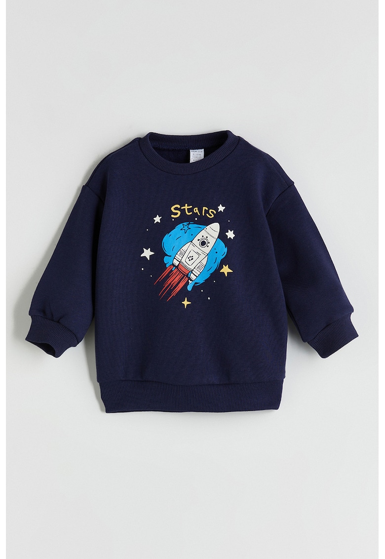 Bluza de trening cu design grafic si decolteu la baza gatului