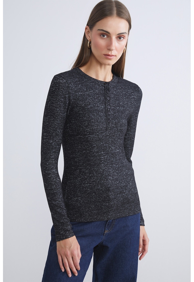 Bluza slim fit cu fenta cu nasturi