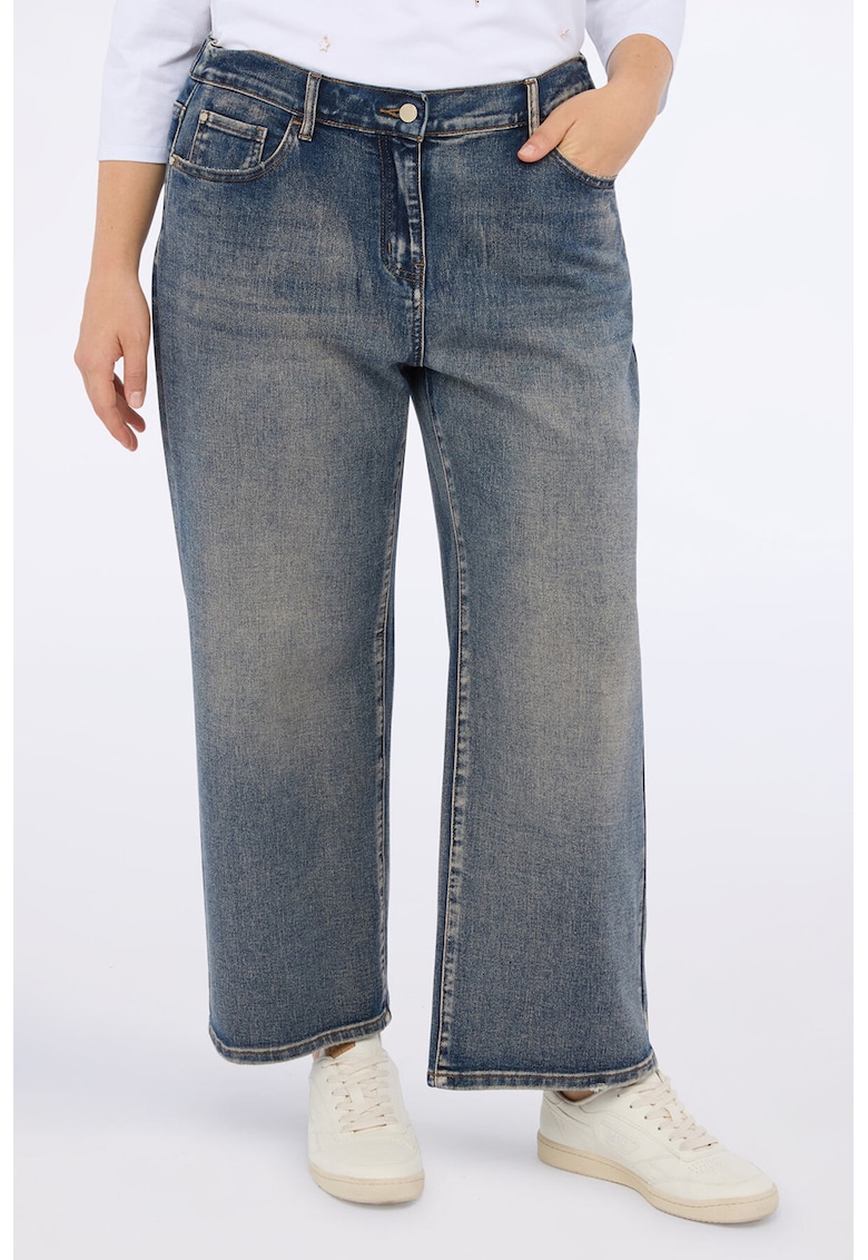 Blugi crop cu croiala ampla si aspect deteriorat