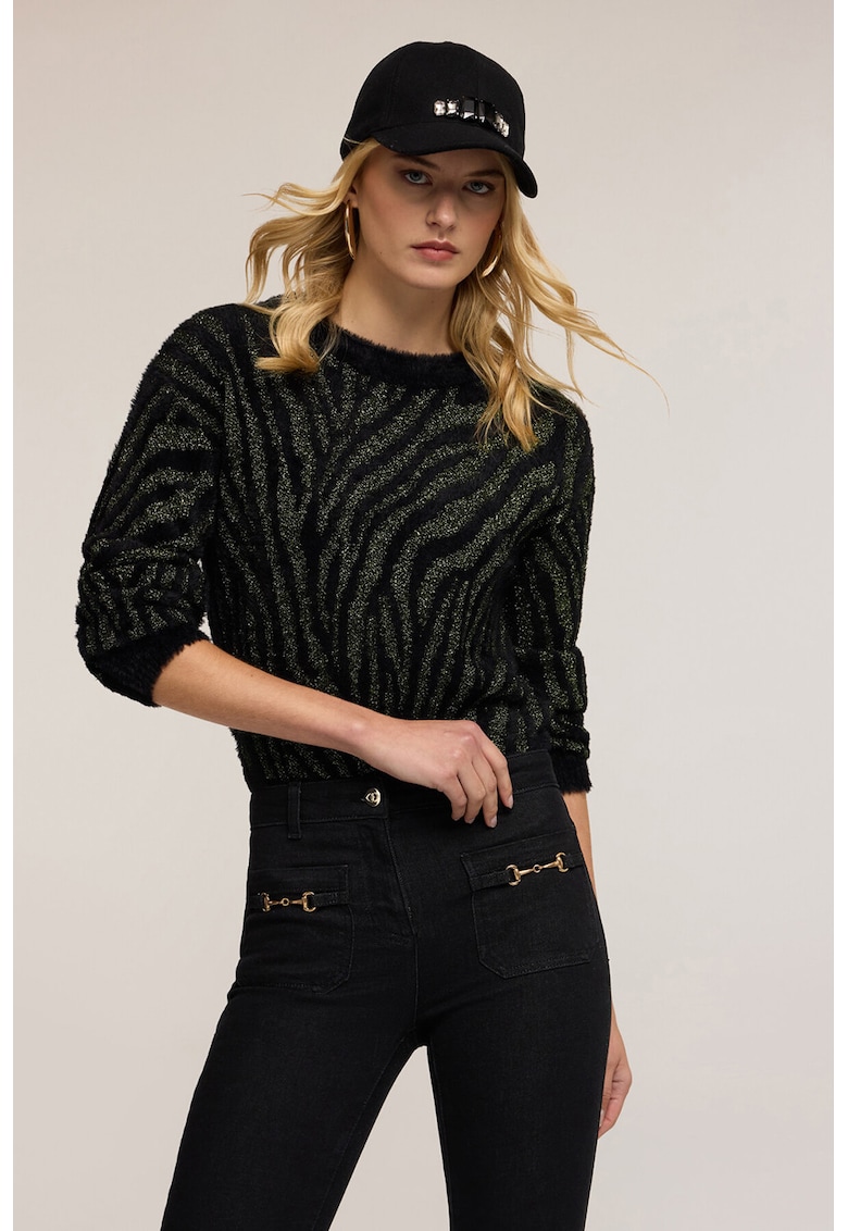 Pulover pufos cu animal print