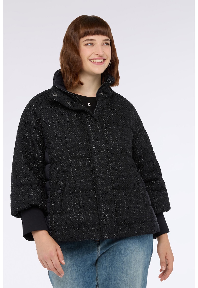 Jacheta cu guler inalt si aspect stralucitor