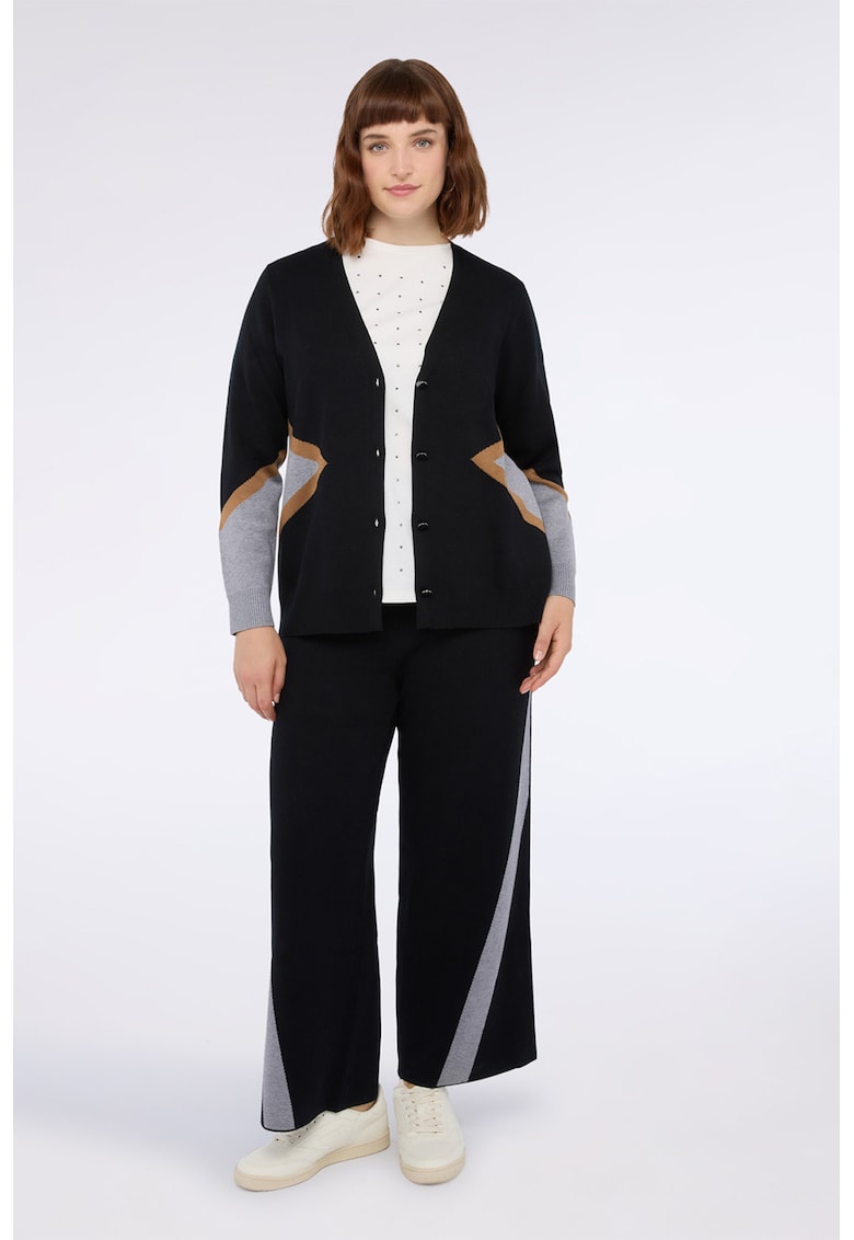 Cardigan cu nasturi si decolteu in V