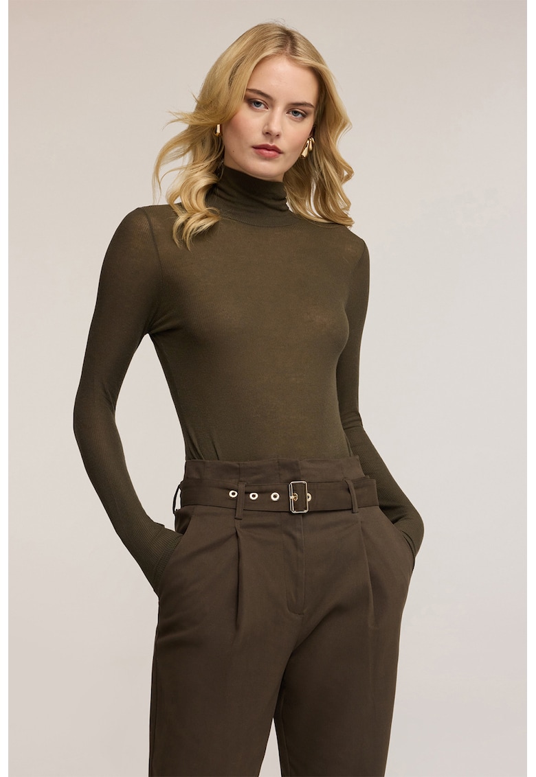 Body din amestec de modal cu guler inalt