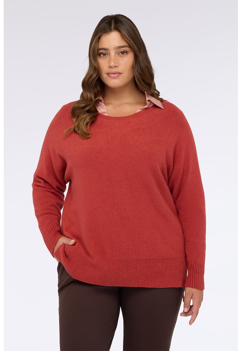 Pulover cu slituri laterale