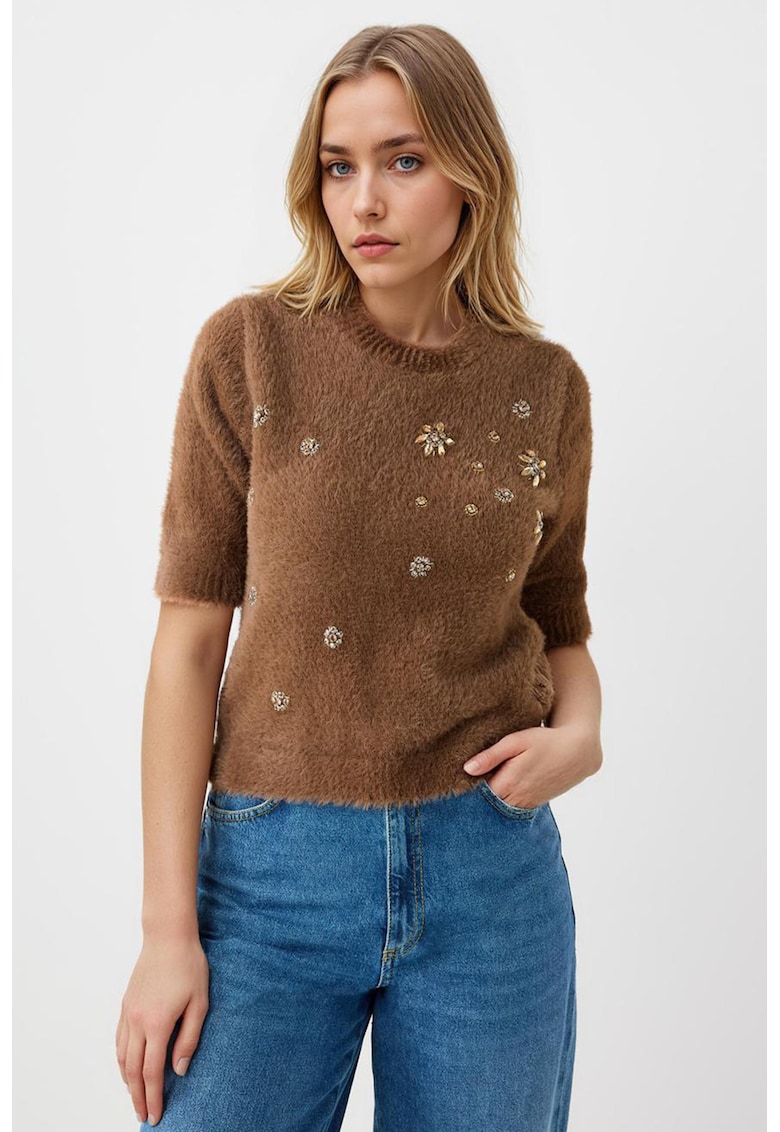 Pulover pufos cu maneci medii