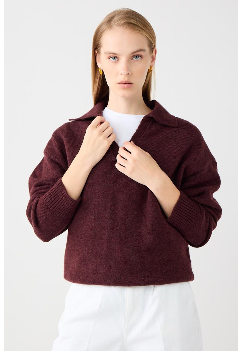 Pulover lejer cu guler