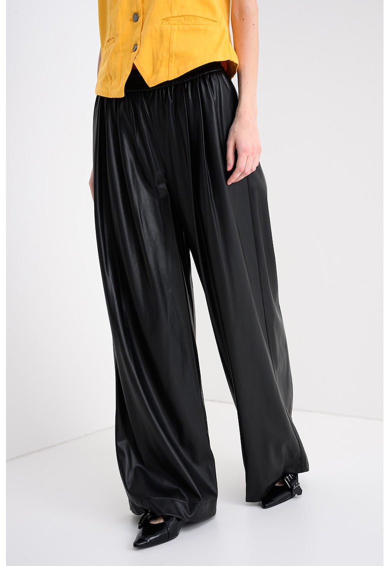 Pantaloni de piele ecologica cu croiala ampla