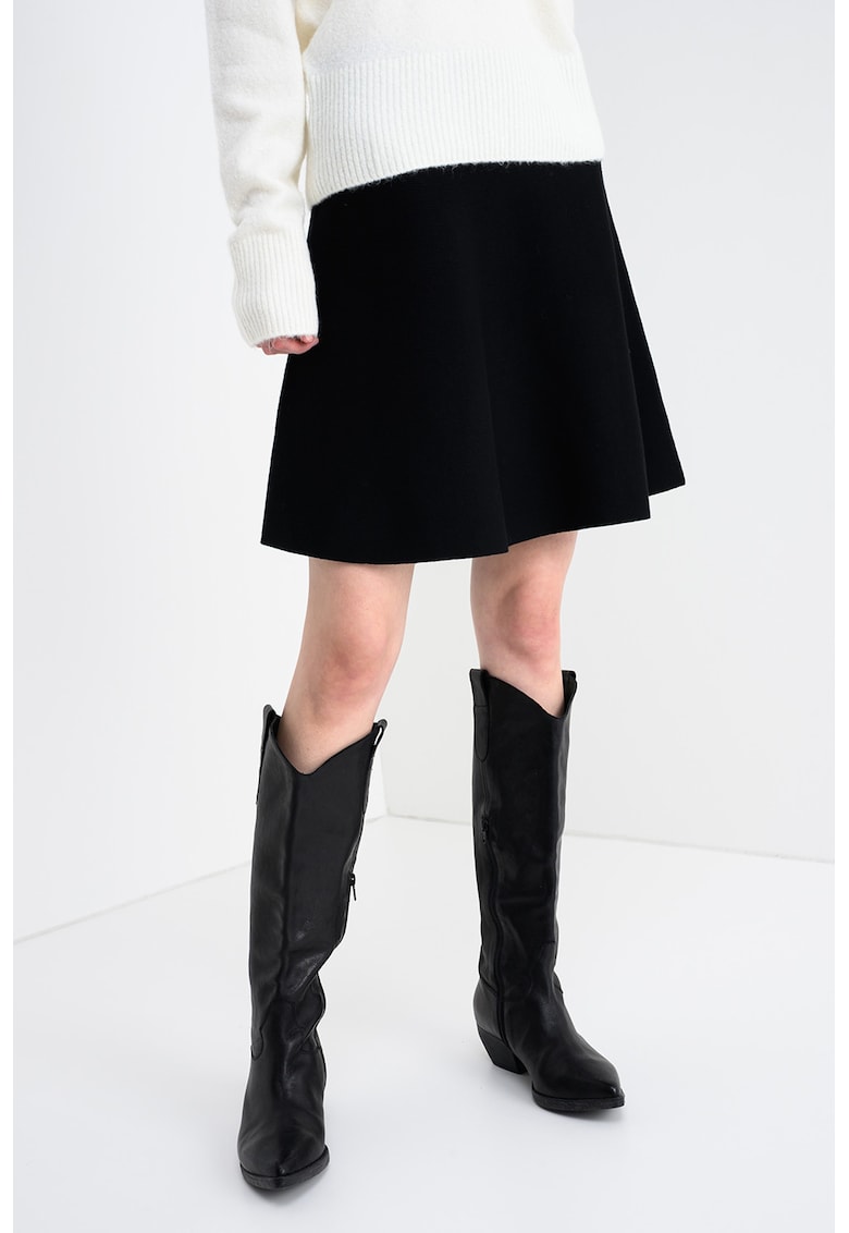 Fusta evazata scurta cu talie medie