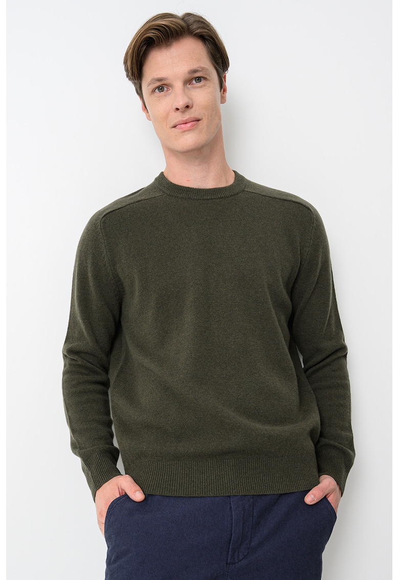 Pulover tricotat fin din lana