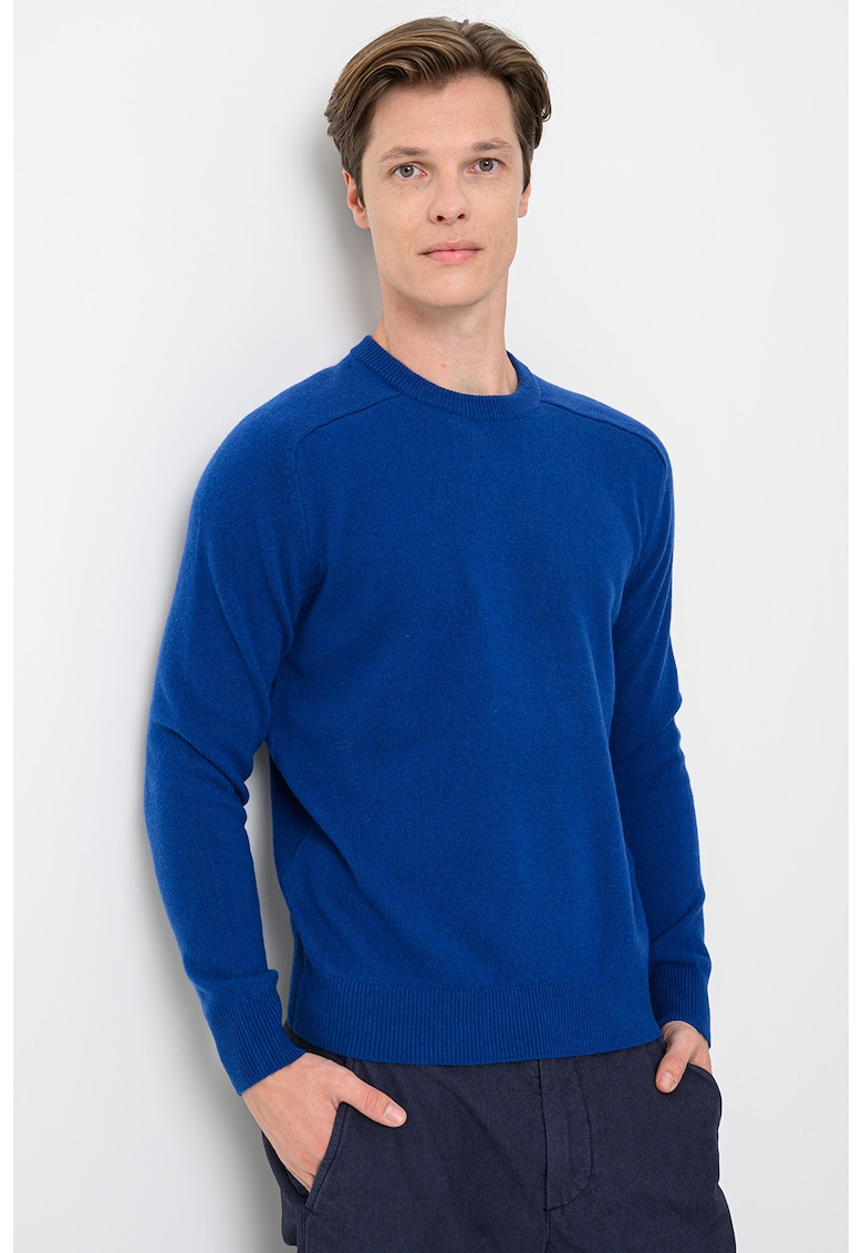 Pulover tricotat fin din lana