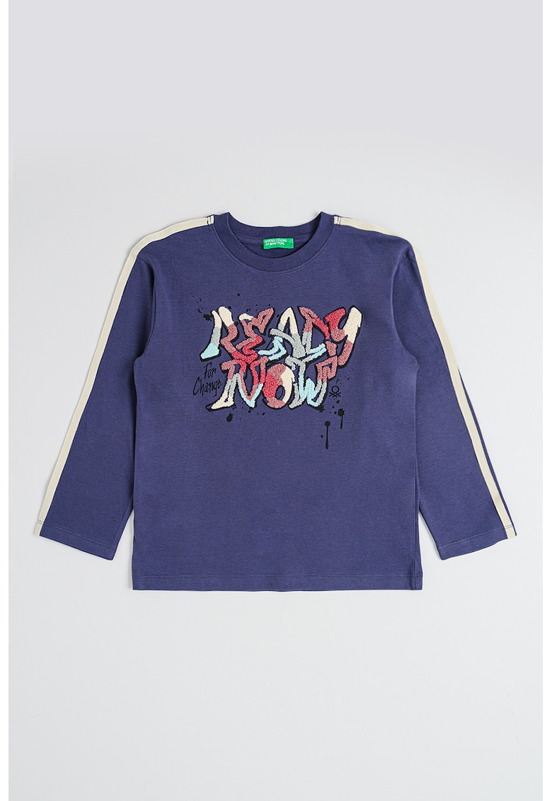 Bluza cu decolteu la baza gatului si imprimeu text