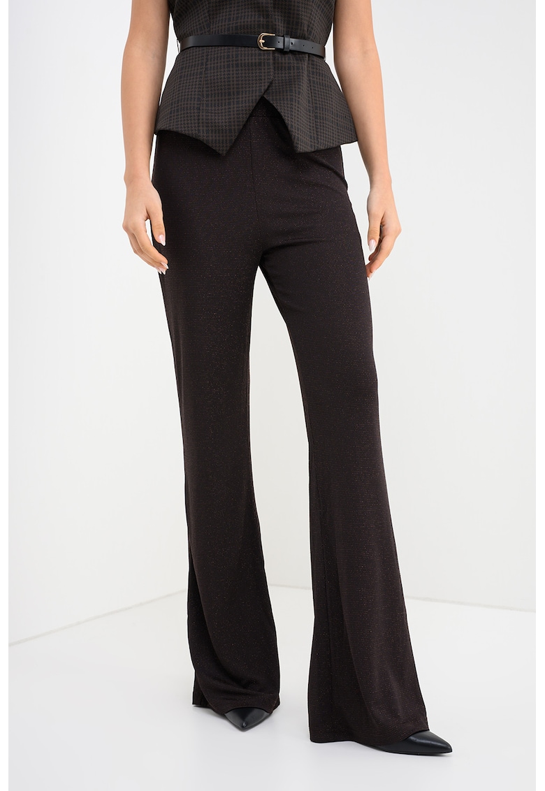 Pantaloni evazati cu aspect stralucitor