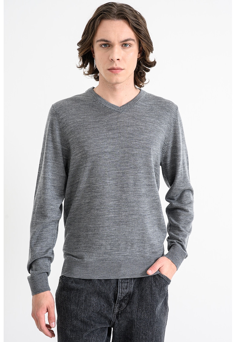 Pulover din lana cu decolteu in V