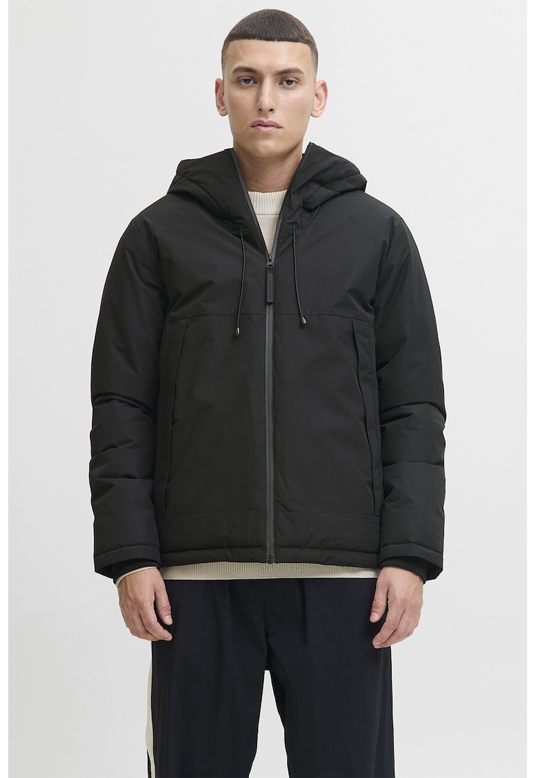 Geaca cu vatelina subtire si finisaj rezistent la apa