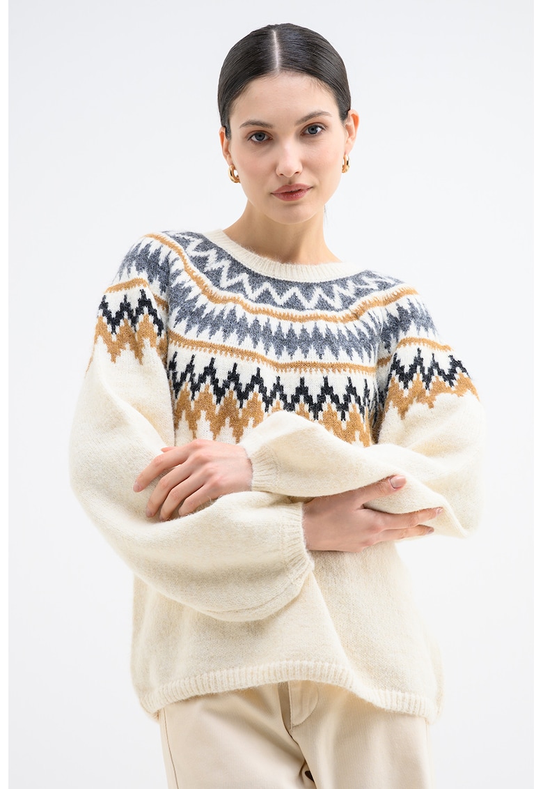 Pulover lejer cu decolteu la baza gatului