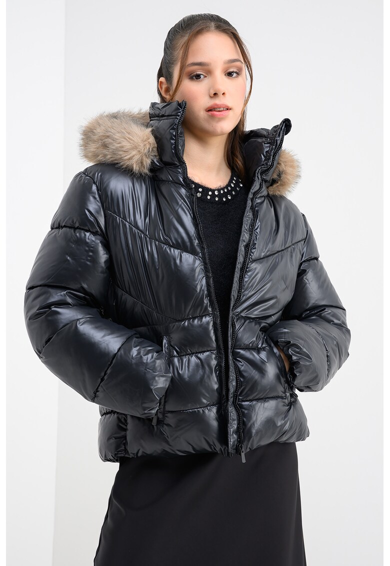 Geaca cu vatelina si garnitura cu blana sintetica - Negru