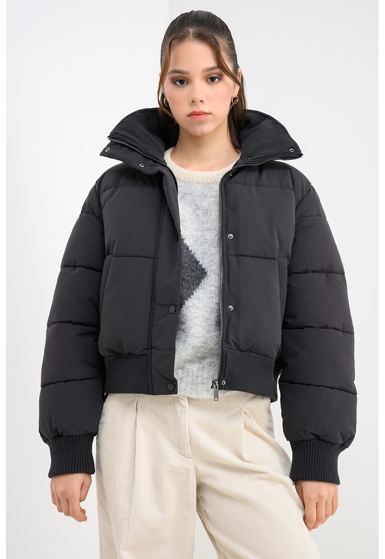 Geaca cu vatelina si guler inalt