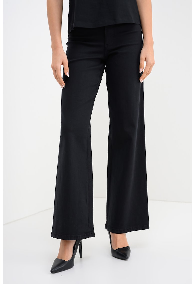 Blugi evazati cu talie inalta