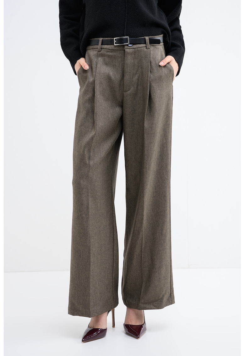 Pantaloni ampli cu pliuri frontale