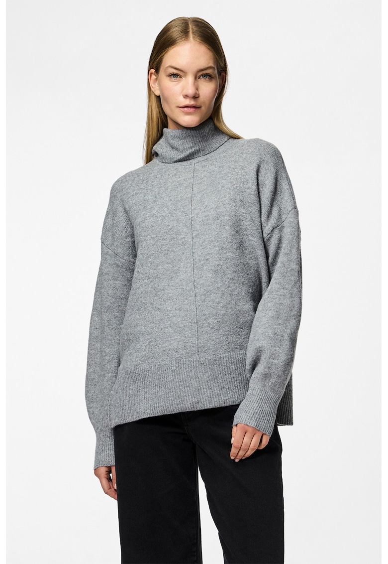 Pulover cu guler inalt si maneci cazute