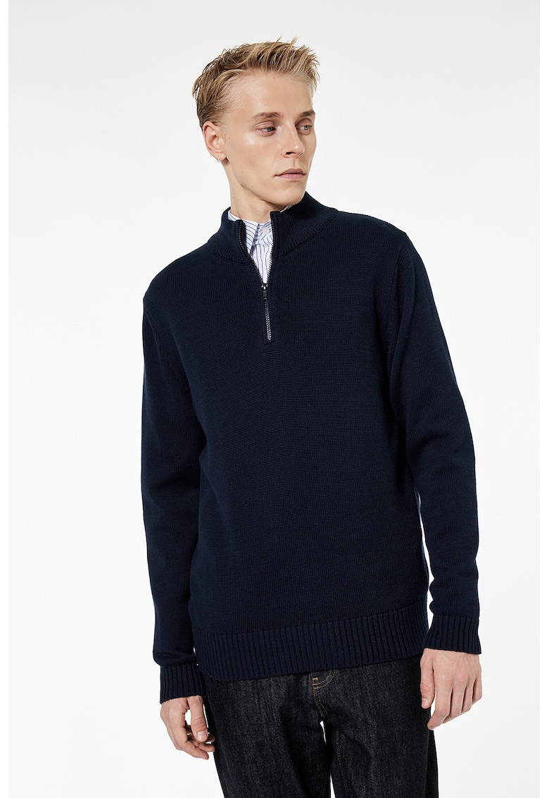 Pulover tricotat cu guler cu fermoar scurt