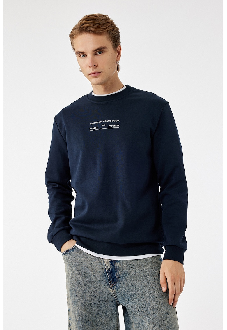 Bluza de trening cu decolteu la baza gatului si text