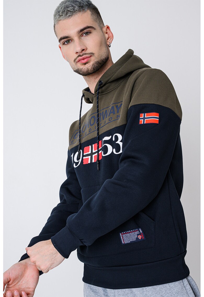 Hanorac cu buzunar kangaroo si imprimeu Greg - Alb/Kaki inchis/Bleumarin