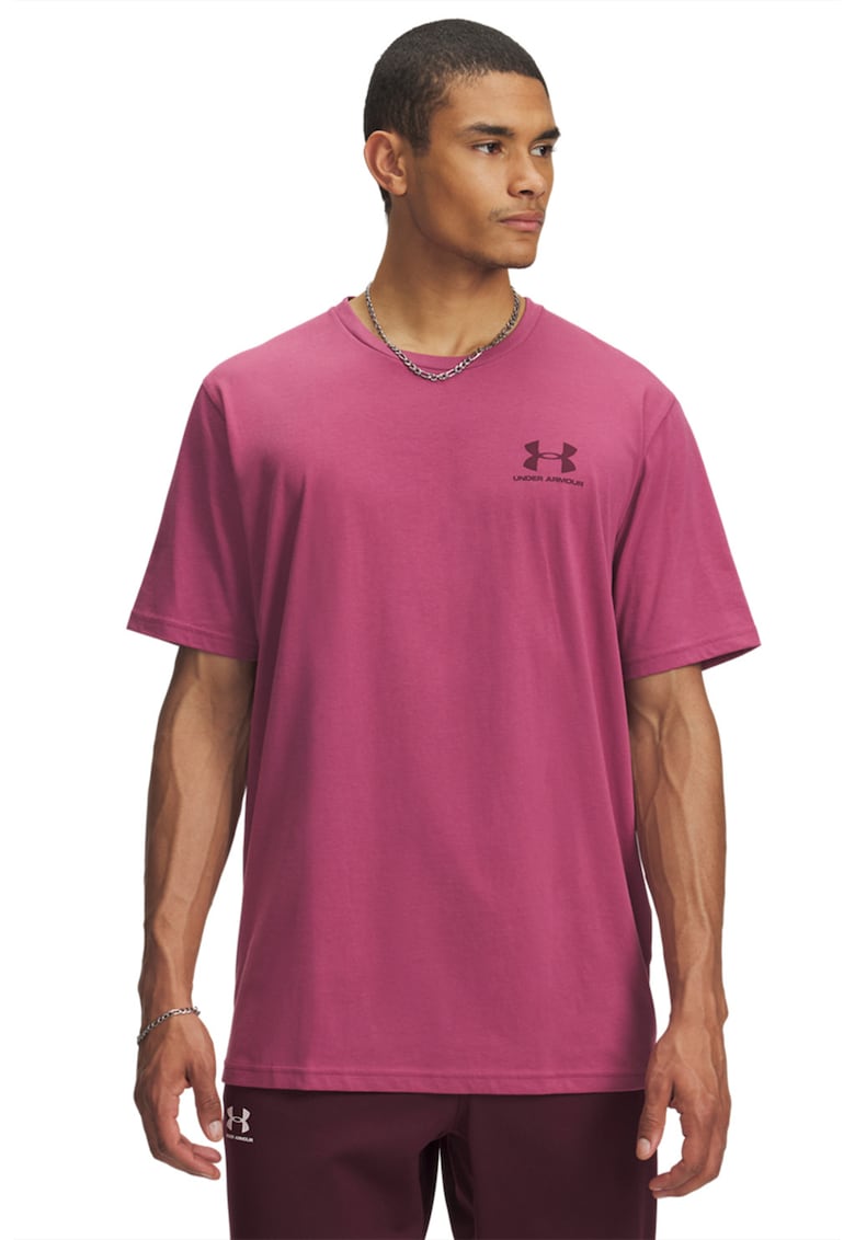 Tricou cu imprimeu logo discret si decolteu la baza gatului Tricou cu imprimeu logo discret si decolteu la baza gatului