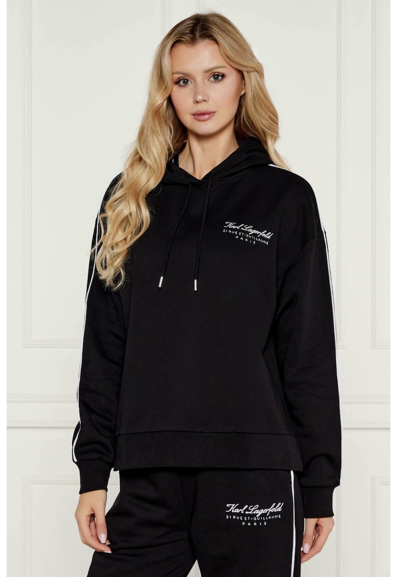 Hanorac cu gluga ajustabila