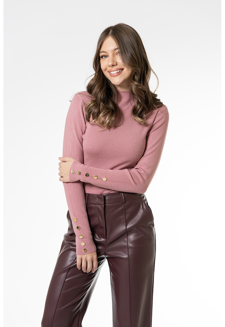 Pulover tricotat fin cu nasturi decorativi