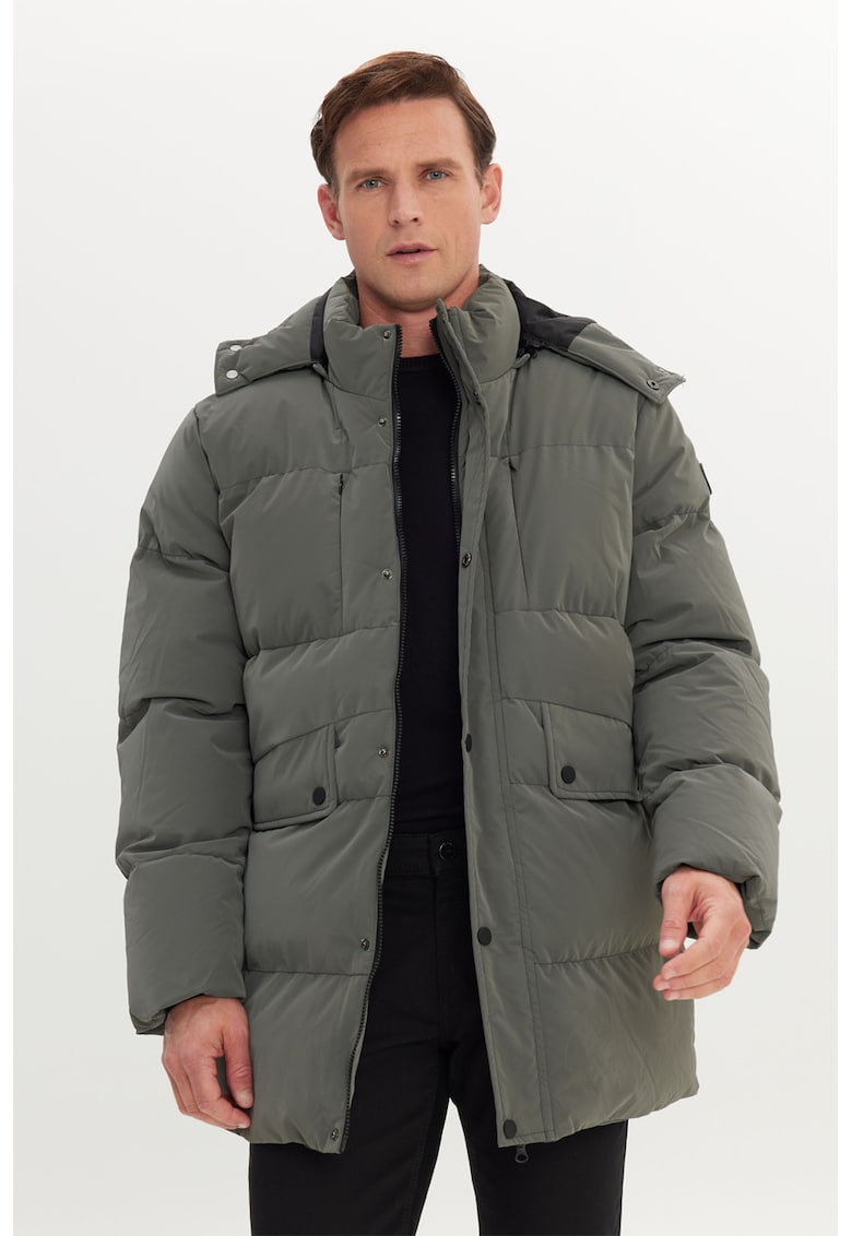 Geaca cu vatelina si buzunare cu fermoar