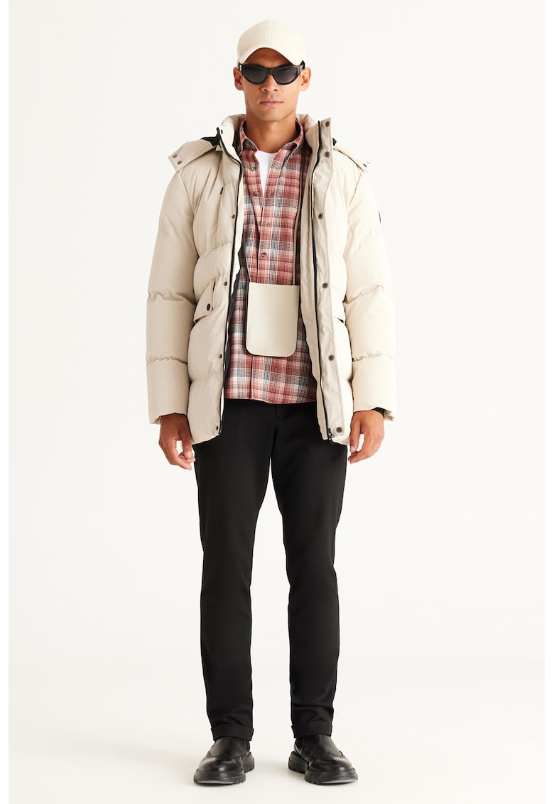 Geaca cu vatelina si buzunare cu fermoar