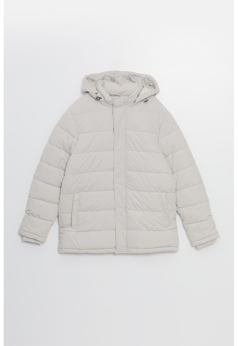 Geaca cu aspect matlasat si gluga